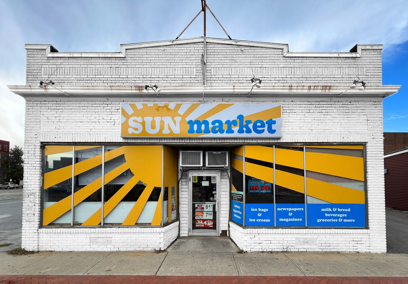 Sun Market after new signage