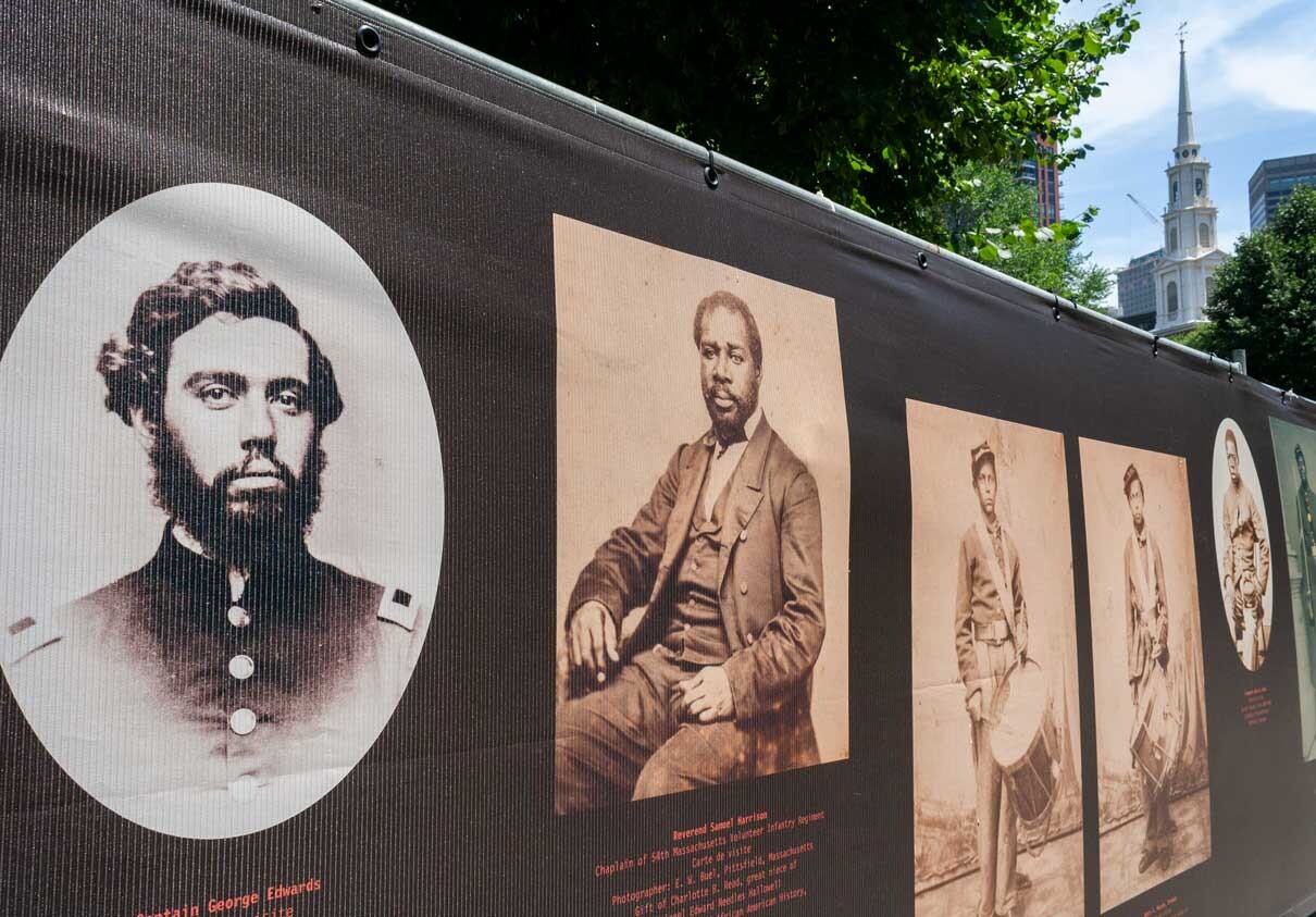 Close-up on the archival portraits